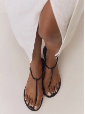 Anthropologie Black Leather Knot T-Strap Sandals size 7 NWOT